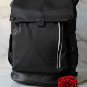 bagpack 25 liter lightweight laptop ,travelling black multifuncional bags.