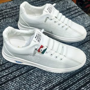 pure White converse lace free casual sneakers for boys.