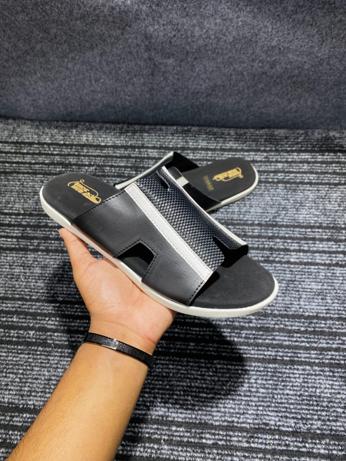 Liniar shape (Black) slide punjabi sandels for men. - Image 5