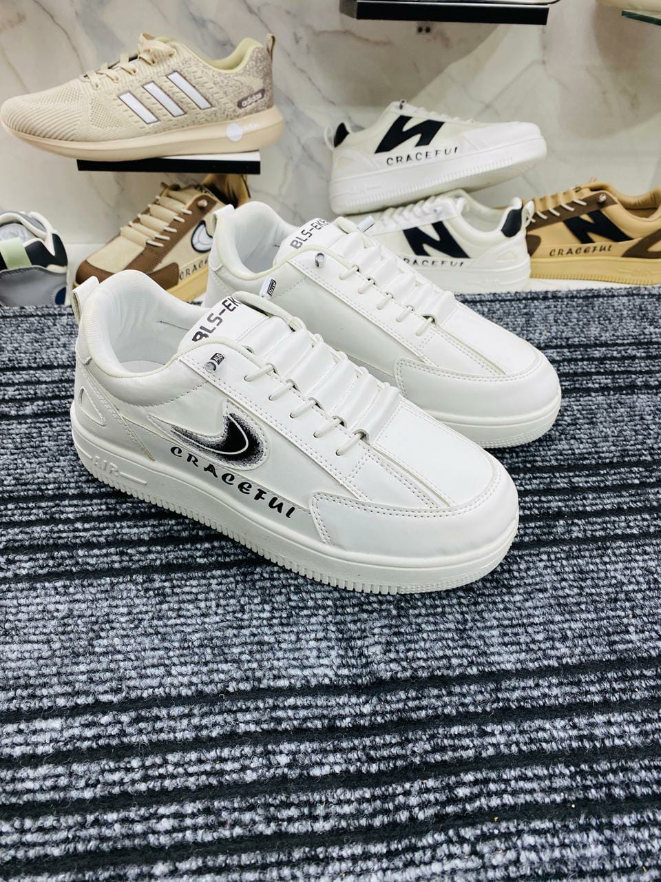white craceful design lace free lightweight sneakers for men. - Image 4