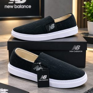 AERO FLEX slip on black nb design rubber sool sneakers for men.